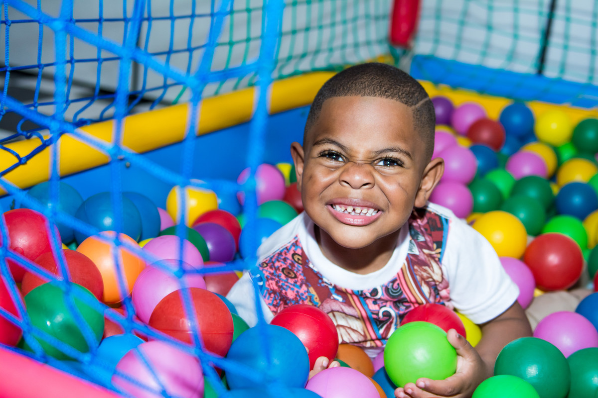 Uzzo Ouro Preto, aniversario na Uzzo, Fotografia Infantil Ouro Preto, Aniversario Infantil Ouro Preto, Juliana Maeve, Juliana Maeve Fotografia, Fotografa Ouro Preto, Aniversario Moranguinho