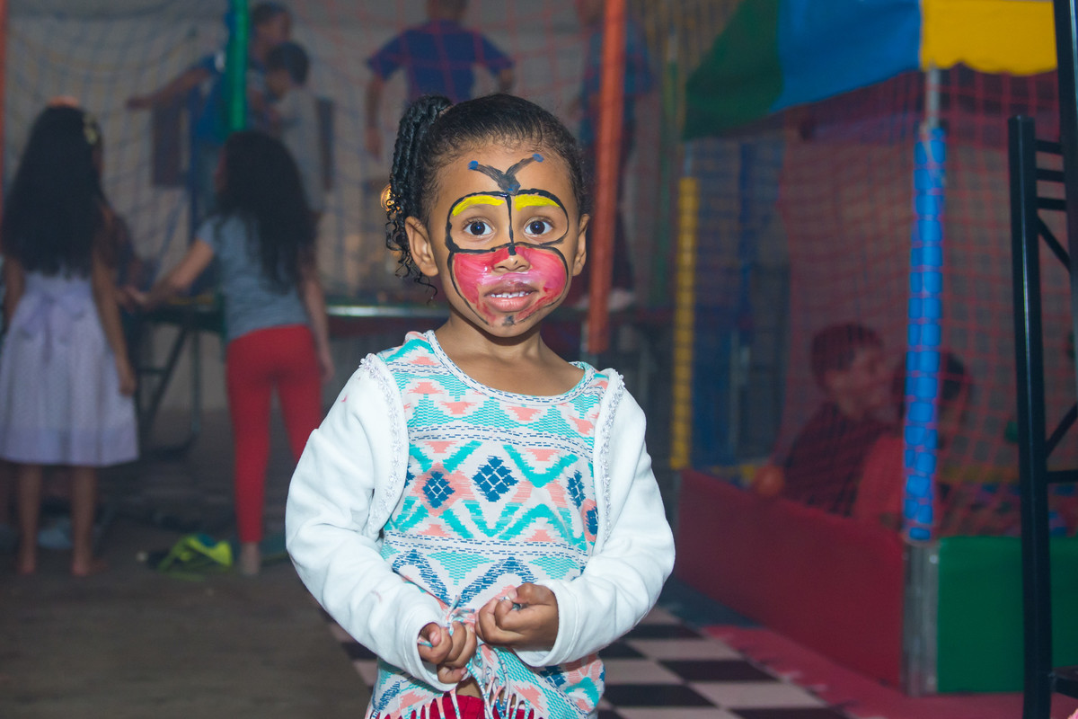 Uzzo Ouro Preto, aniversario na Uzzo, Fotografia Infantil Ouro Preto, Aniversario Infantil Ouro Preto, Juliana Maeve, Juliana Maeve Fotografia, Fotografa Ouro Preto, Aniversario Moranguinho