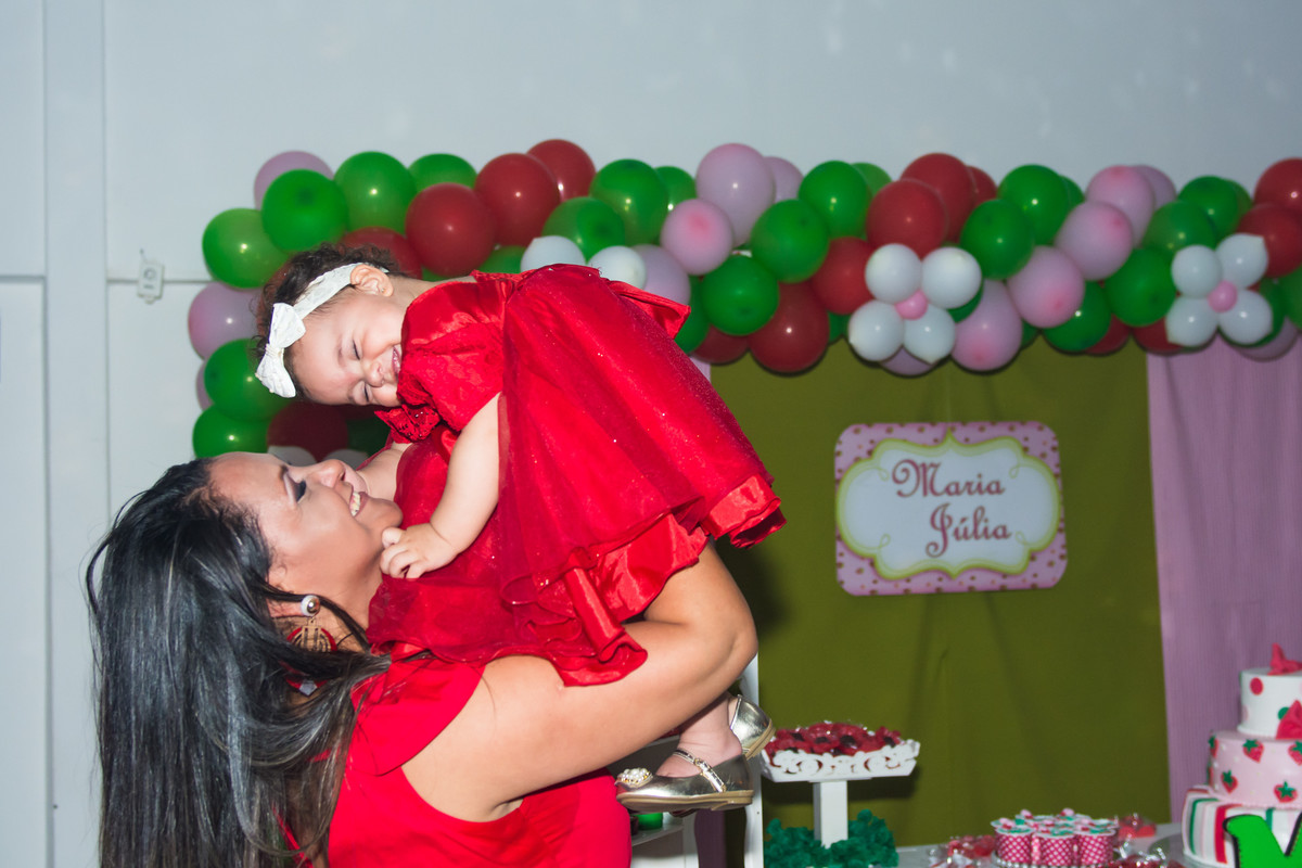 Uzzo Ouro Preto, aniversario na Uzzo, Fotografia Infantil Ouro Preto, Aniversario Infantil Ouro Preto, Juliana Maeve, Juliana Maeve Fotografia, Fotografa Ouro Preto, Aniversario Moranguinho