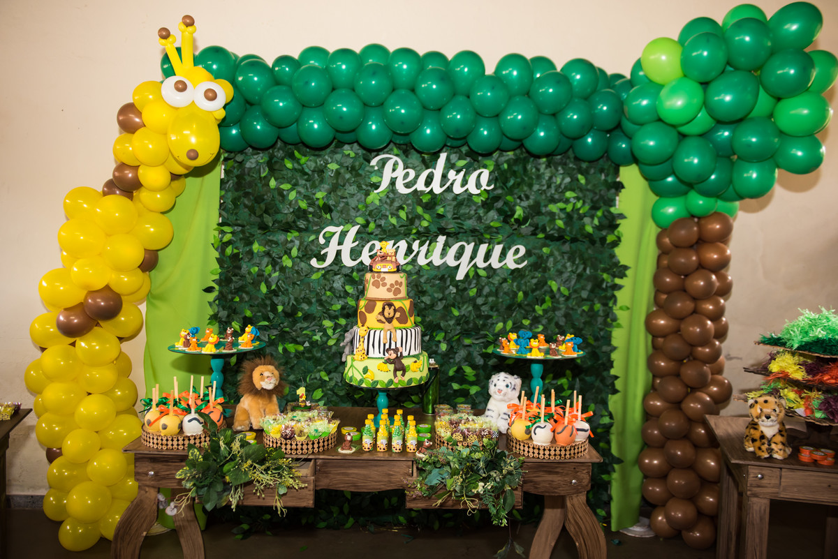 Uzzo Ouro Preto, aniversario na Uzzo, Fotografia Infantil Ouro Preto, Aniversario Infantil Ouro Preto, Juliana Maeve, Juliana Maeve Fotografia, Fotografa Ouro Preto, Aniversario Moranguinho