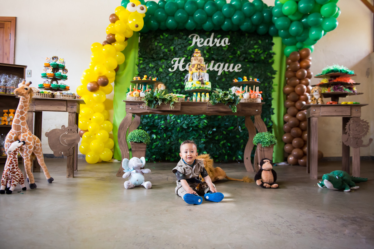 Uzzo Ouro Preto, aniversario na Uzzo, Fotografia Infantil Ouro Preto, Aniversario Infantil Ouro Preto, Juliana Maeve, Juliana Maeve Fotografia, Fotografa Ouro Preto, Aniversario Moranguinho