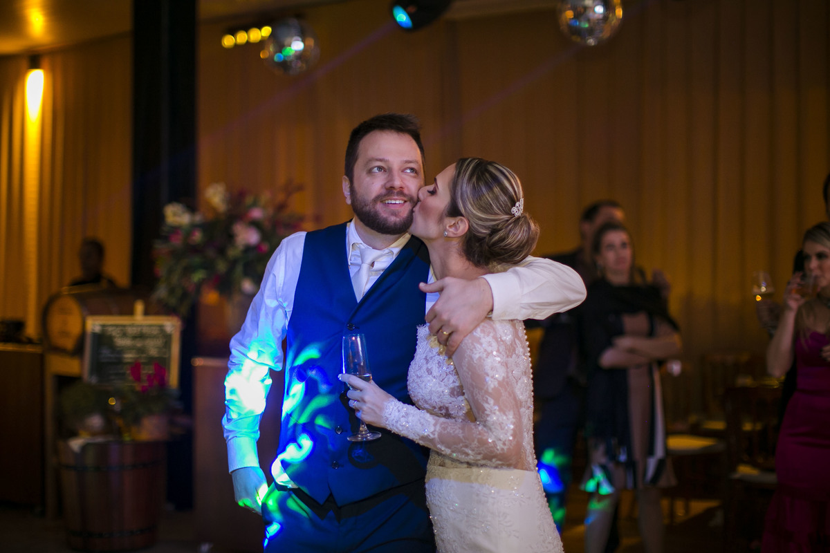 beijo da noiva no noivo 