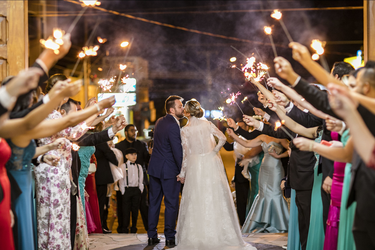 saída do casal na igreja 