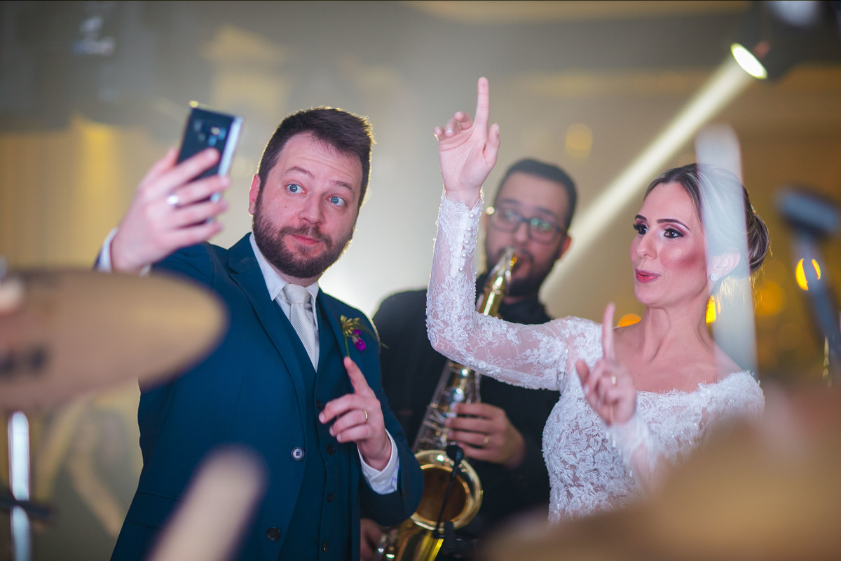 casal na pista de dança 