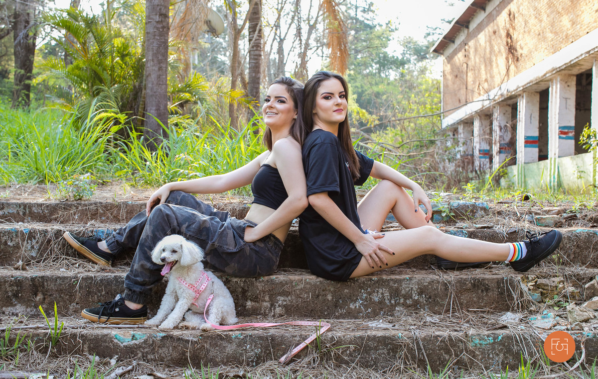 Foto com o cachorro no ensaio