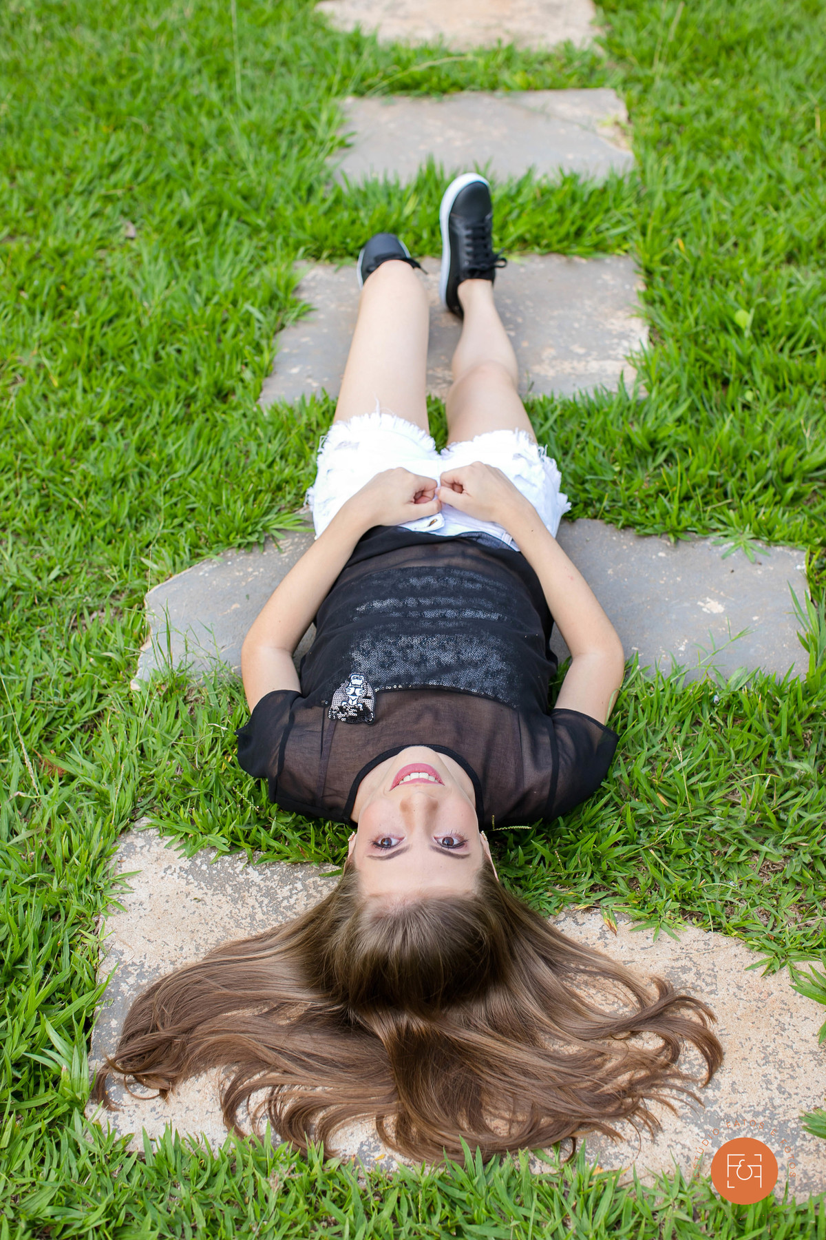 Posando deitada no pré wedding