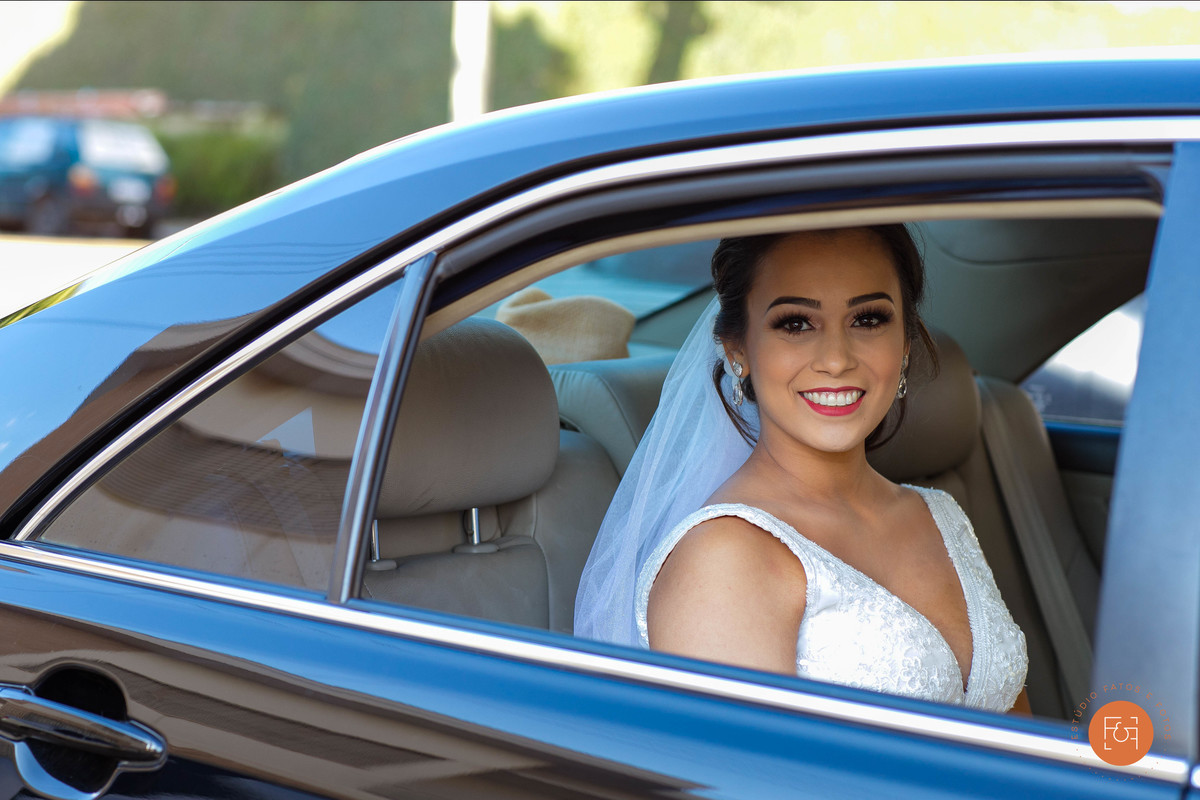 noiva no carro