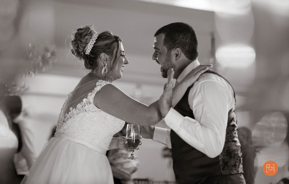 Casal na pista de dança