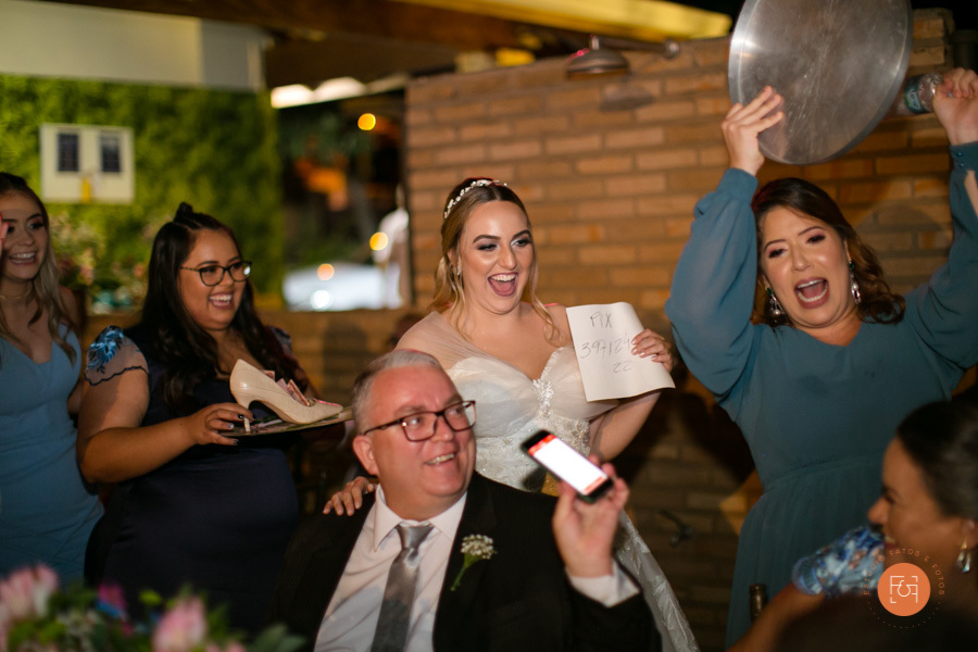 bagunça da noiva na festa