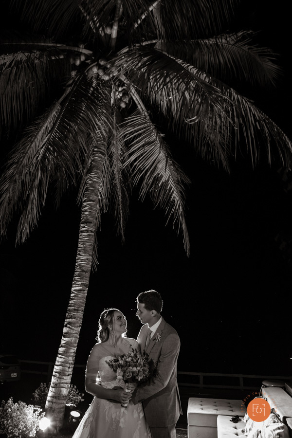 troca de olhar noivos