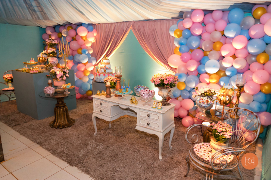 decoração mesa do bolo