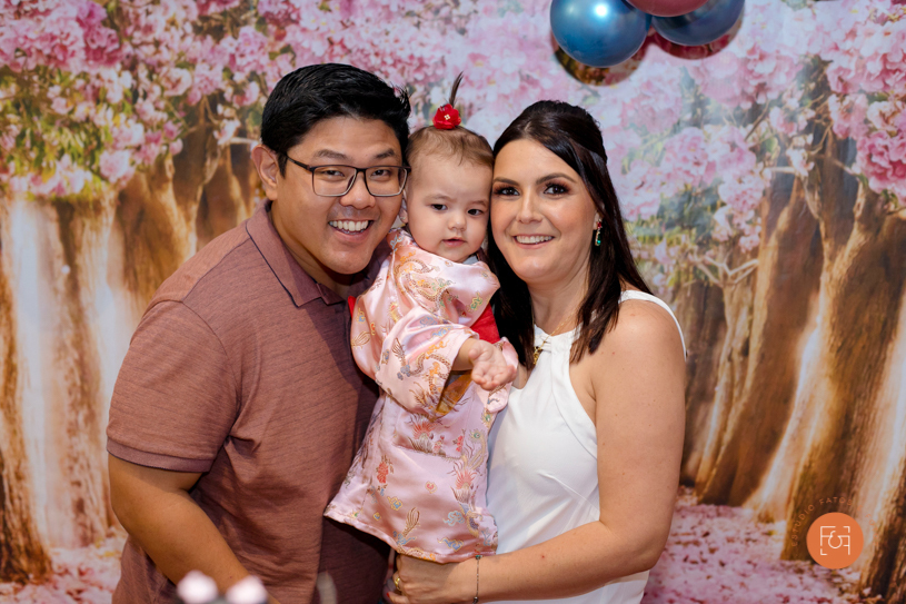 aniversariante menina com os pais família