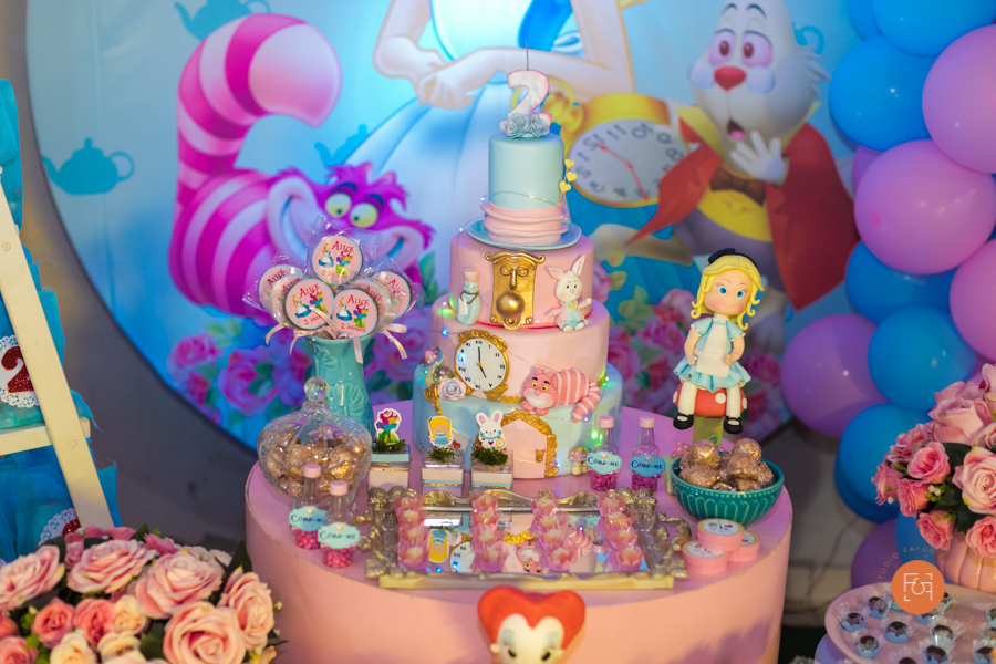 decoração mesa do bolo