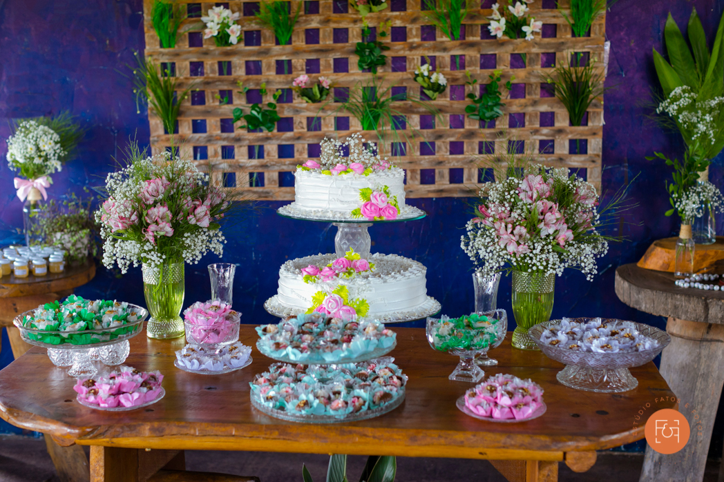 decoração mesa do bolo