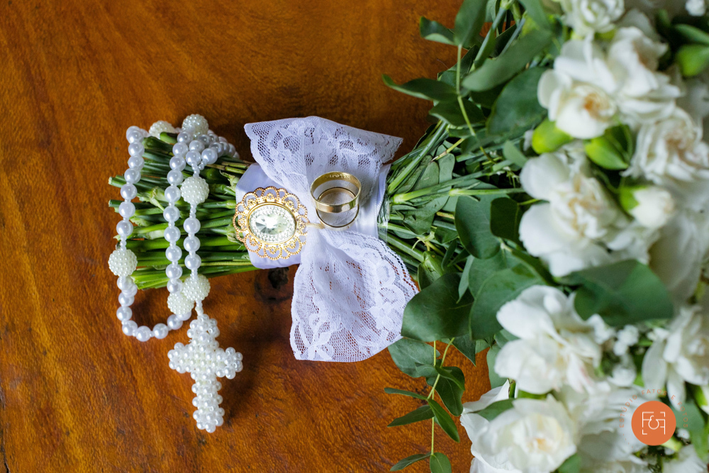 decoração buquê da noiva e alianças