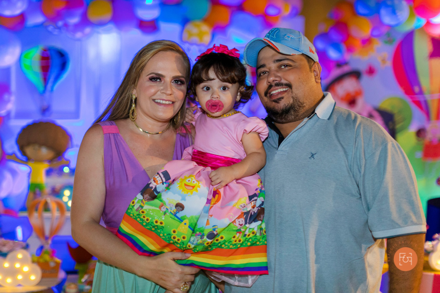 aniversariante menina com os pais