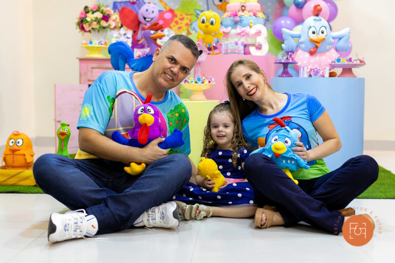 aniversariante menina com os pais