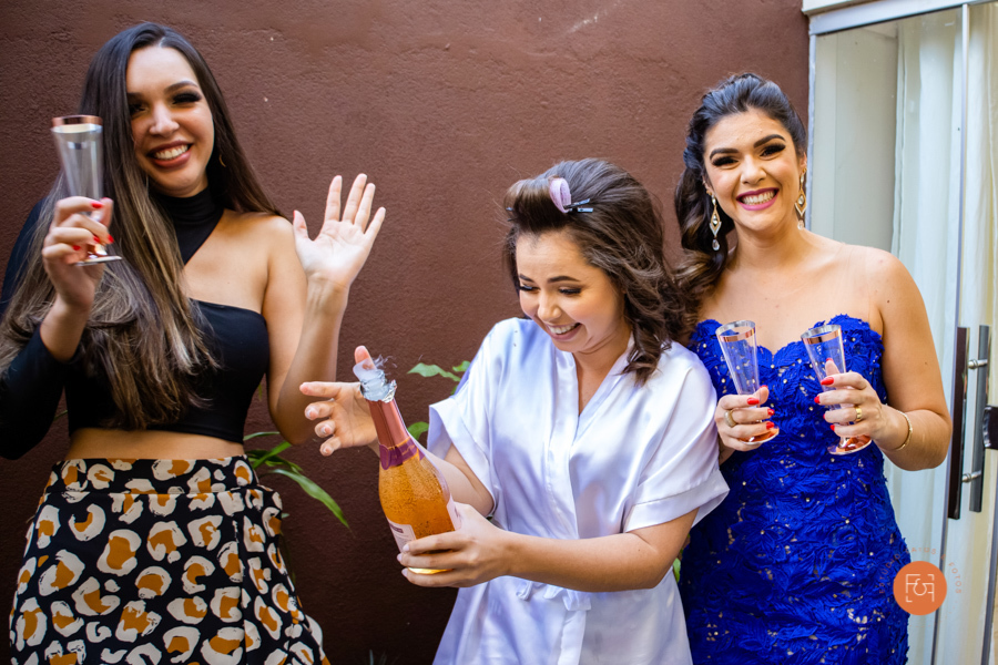 making of noiva com as madrinhas