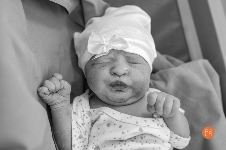 bebe fazendo biquinho