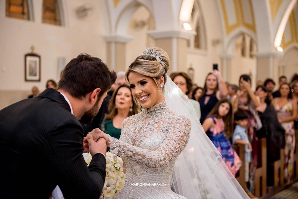 Muito carinho e romantismo.