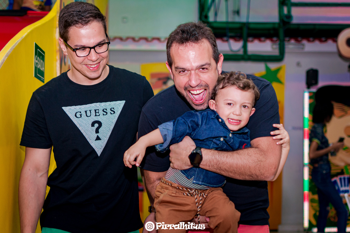 Arthur e os tios, fotografia de festa infantil Pirralhitus.