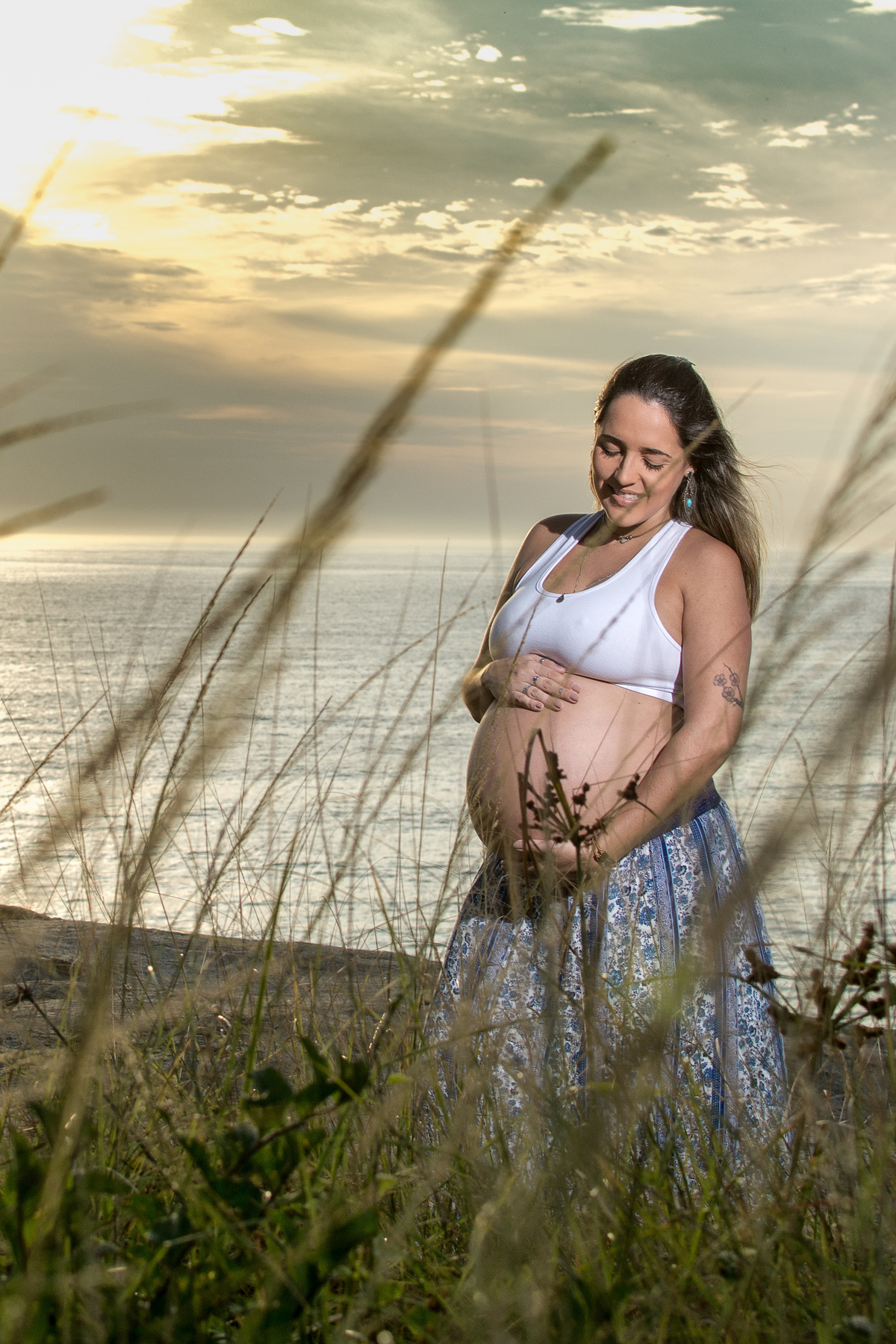 Ensaio gestante em praia do Rio de Janeiro.