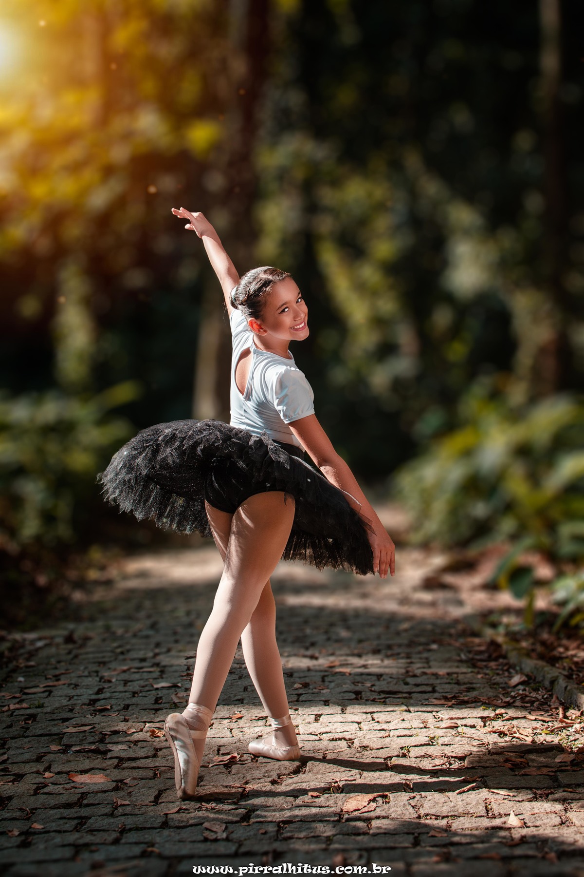 Bailarina mirim no Parque Laje