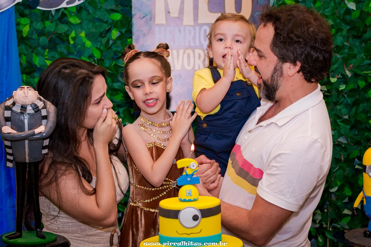 Mãe emocionada na hora do parabéns!