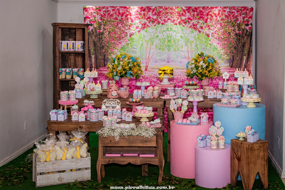 Mesa do bolo, tema primavera, casa de festas Alegria de Viver, Decoradora Valentina Coisa e Tal, Fotógrafo Pirralhitus.