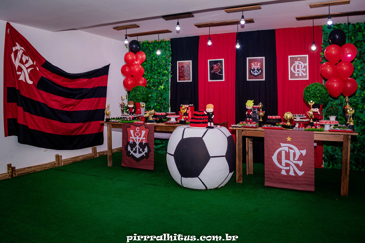 decoração de festa infantil com tema flamengo, na casa de festas Na Vila Festas. Fotógrafo Pirralhitus!