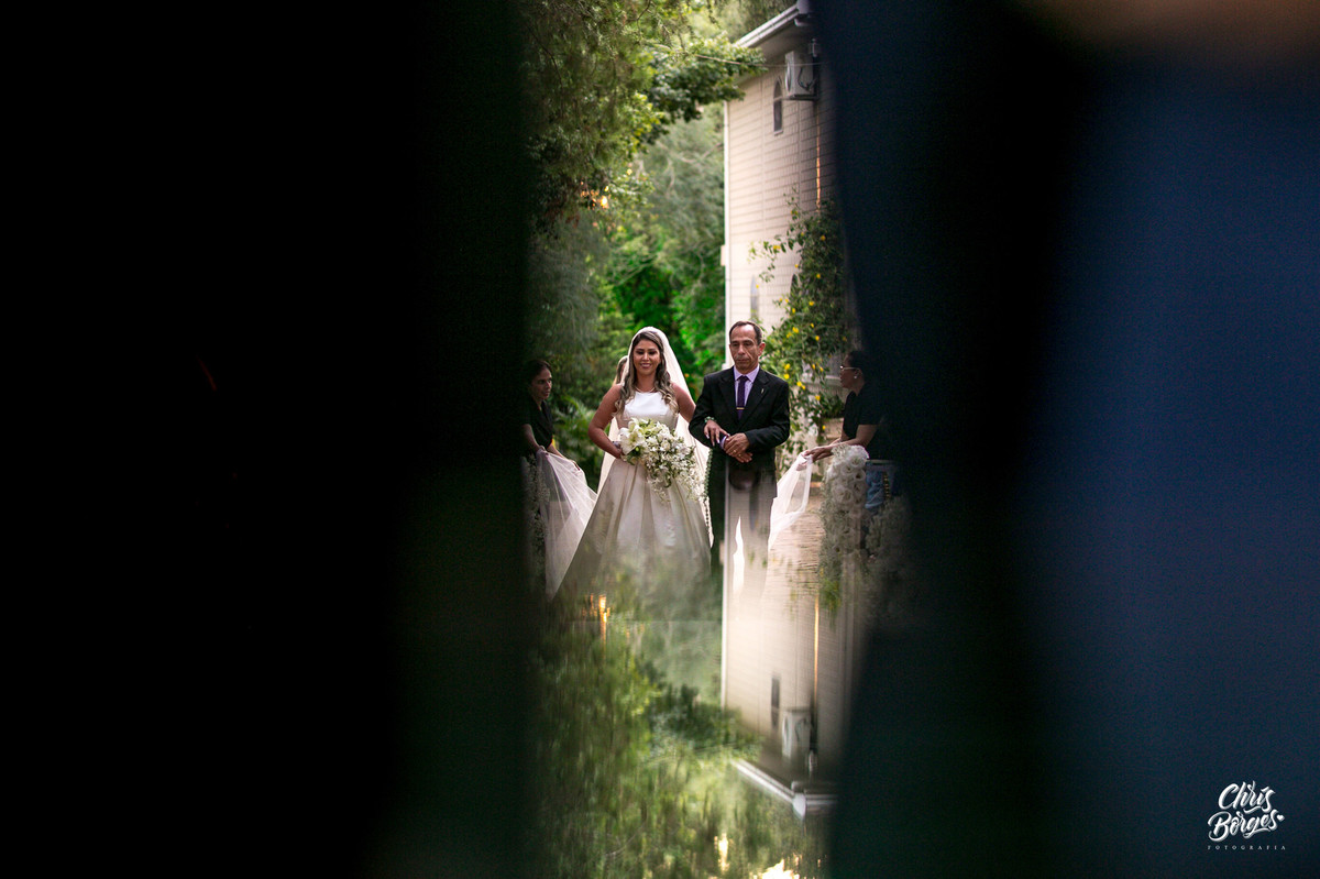 noiva vindo com o pai