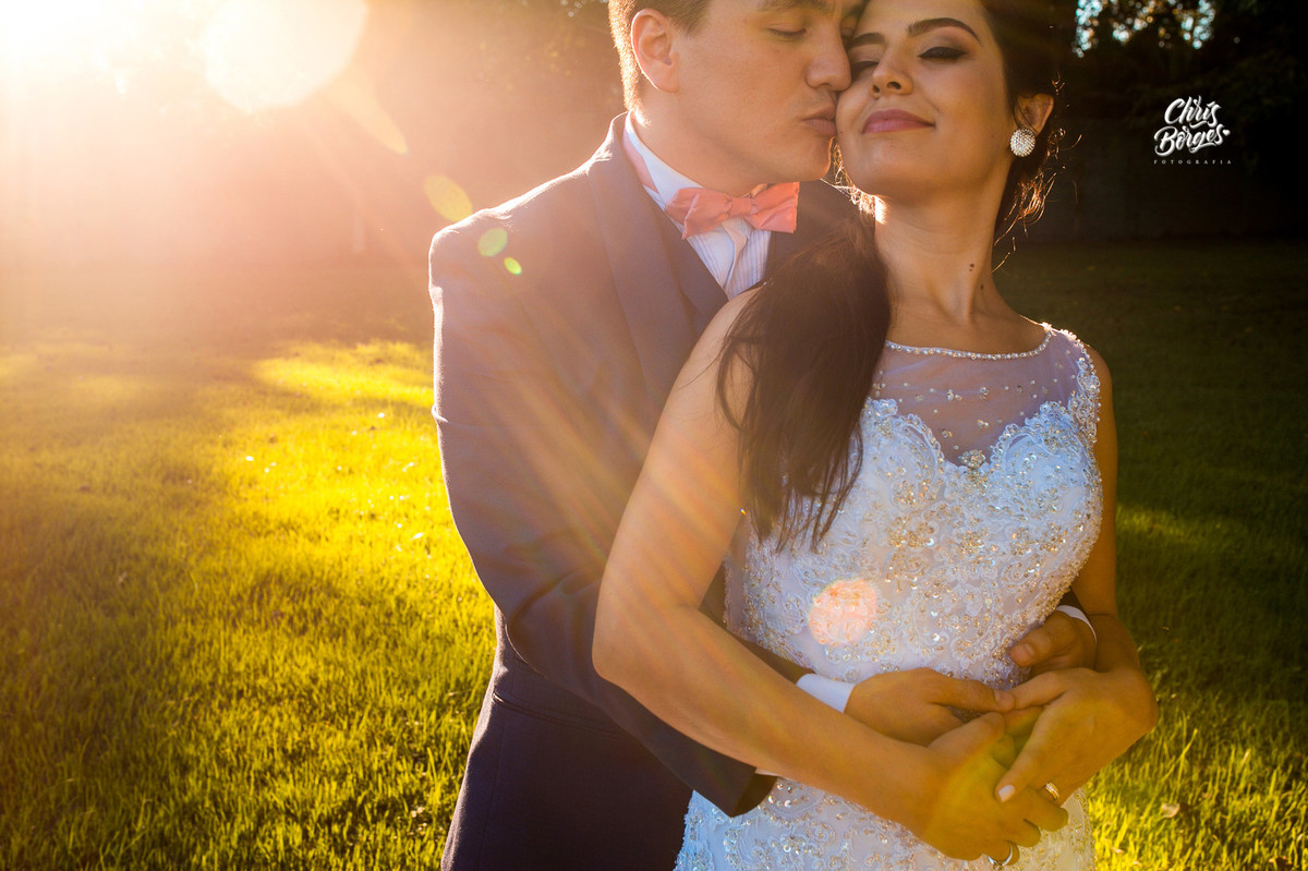 noivos se abraçando