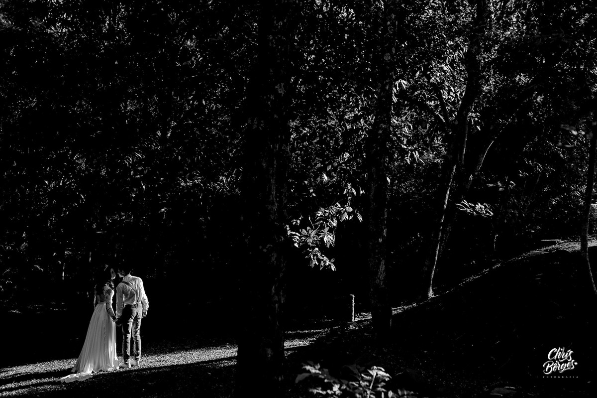 noivos à luz do sol