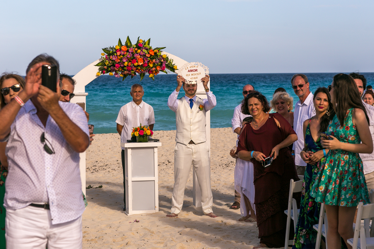 noivo esperando a noiva