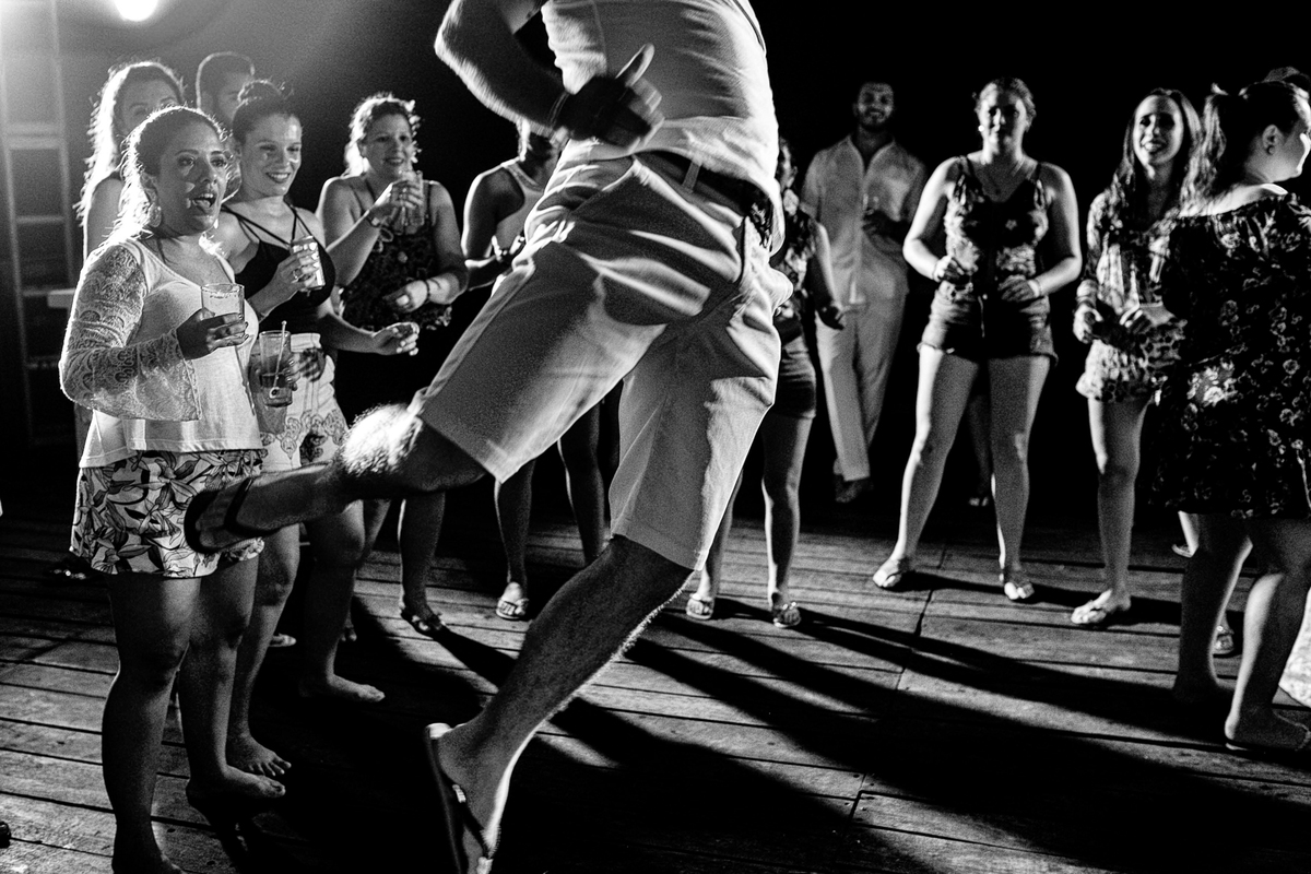 convidados dançando