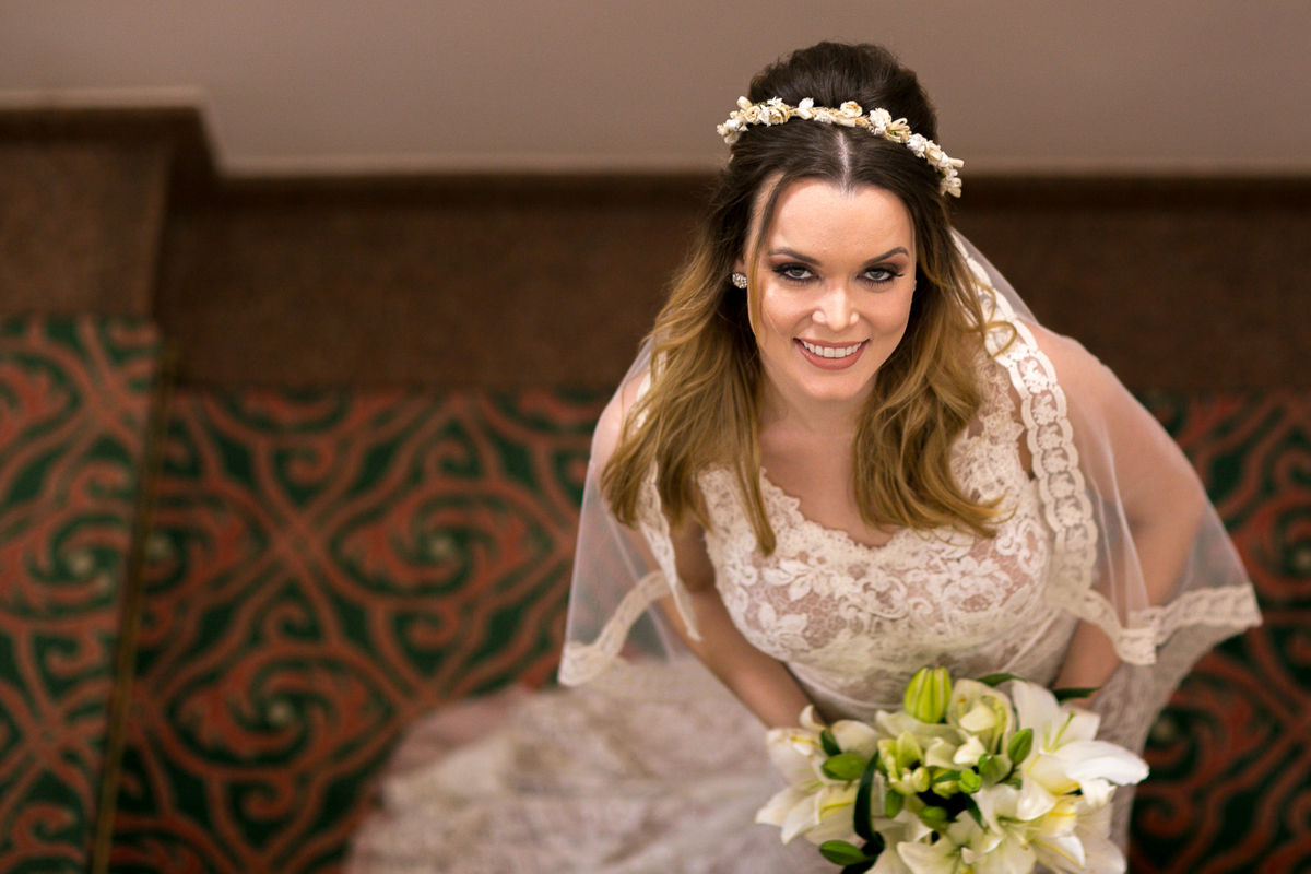 retrato da noiva nas escadas