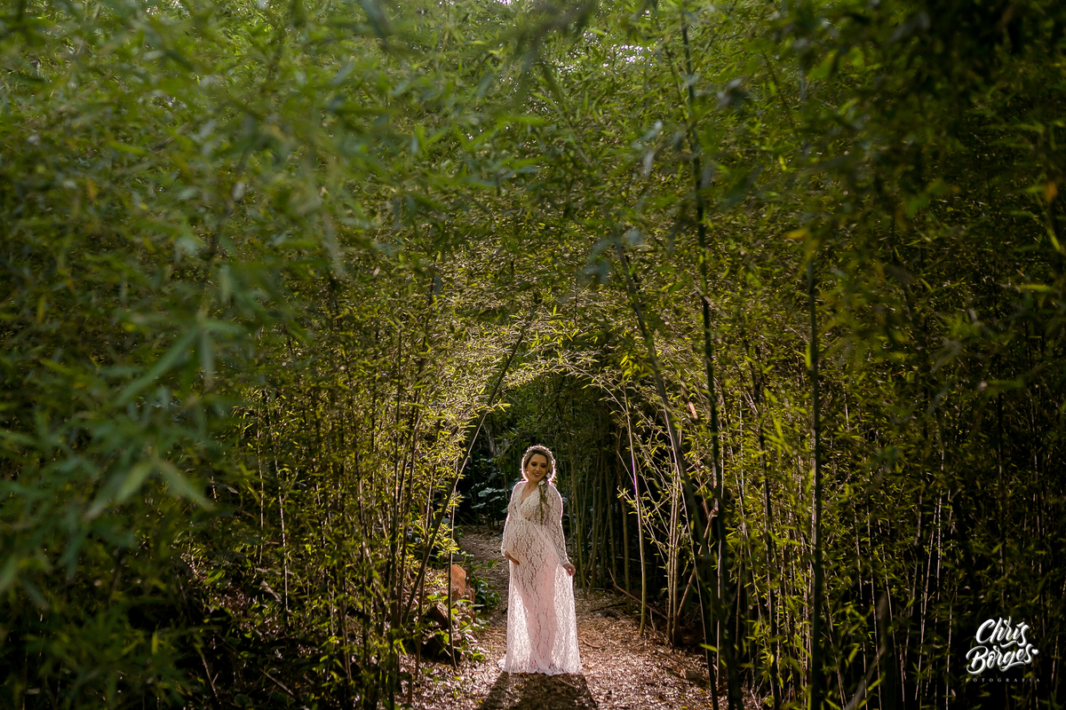 Mamãe no corredor da mata