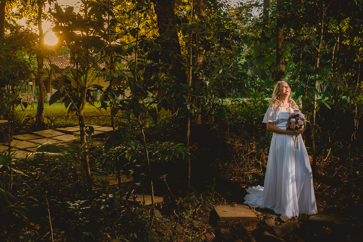 noiva dando uma gargalhada