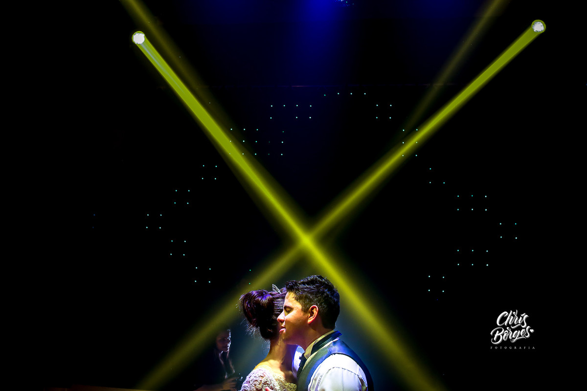 os noivos e as luzes