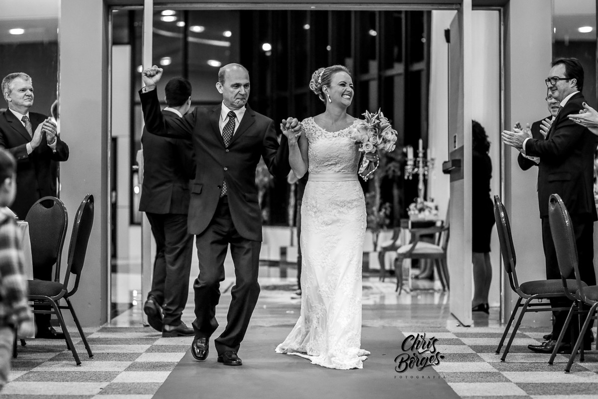 entrada dos noivos no salão