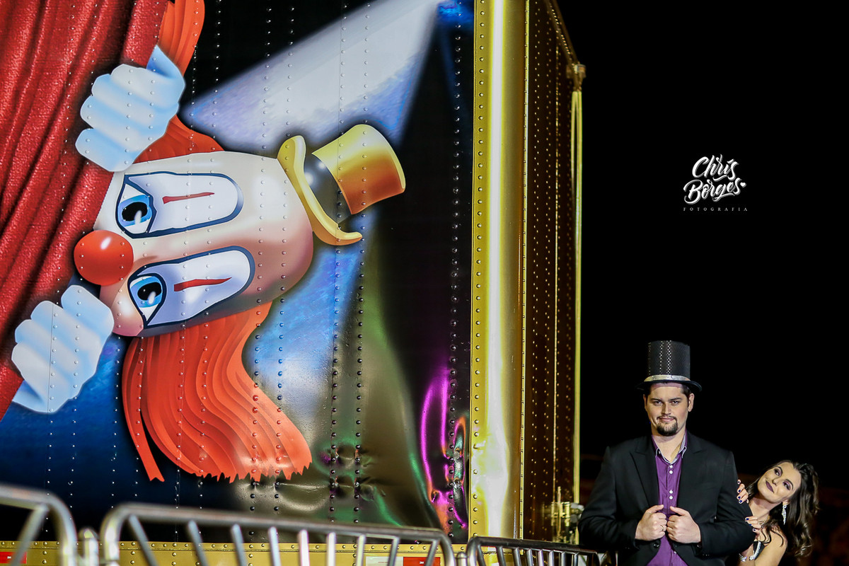 o casal nos bastidores do circo