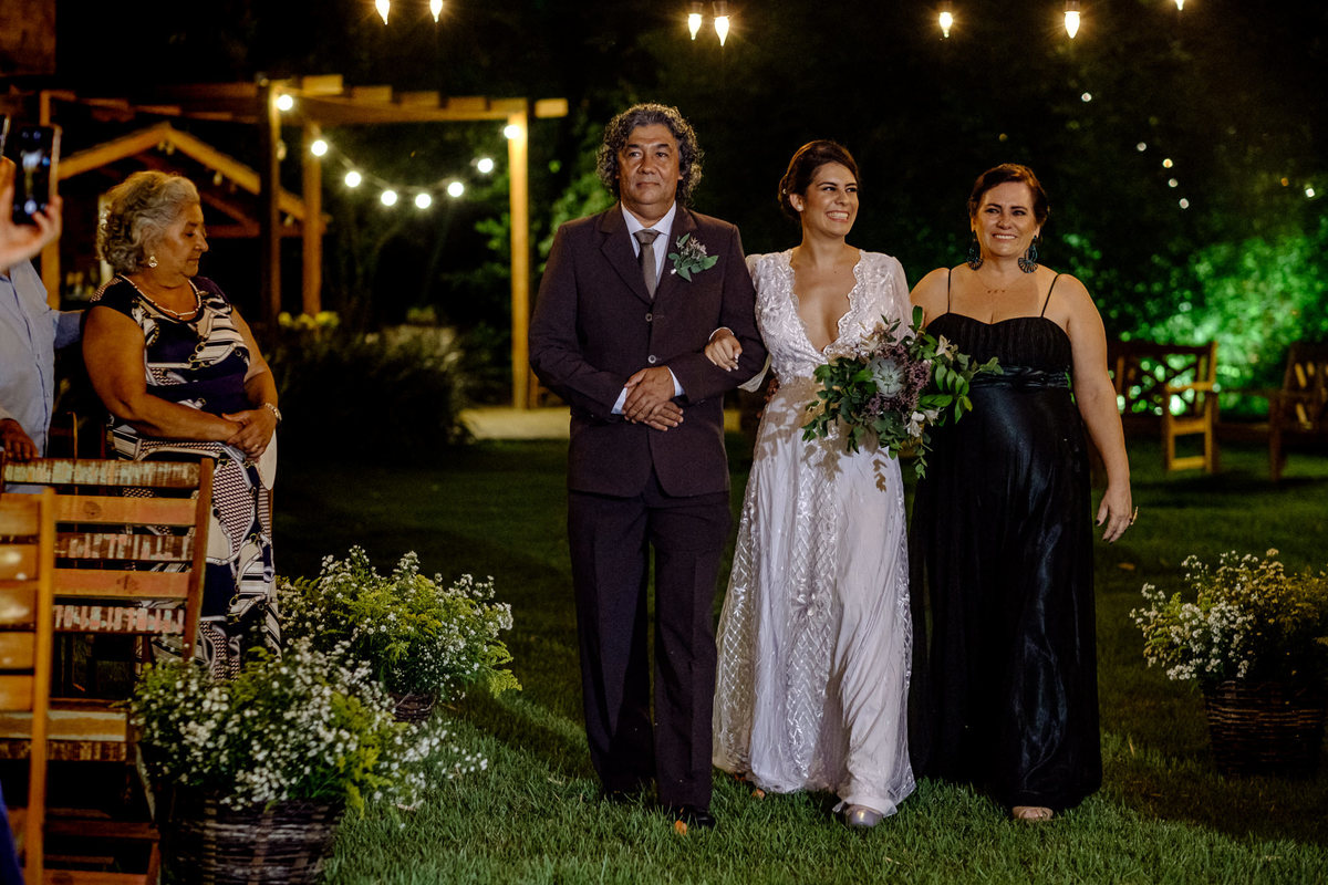 entrada da noiva com seus pais