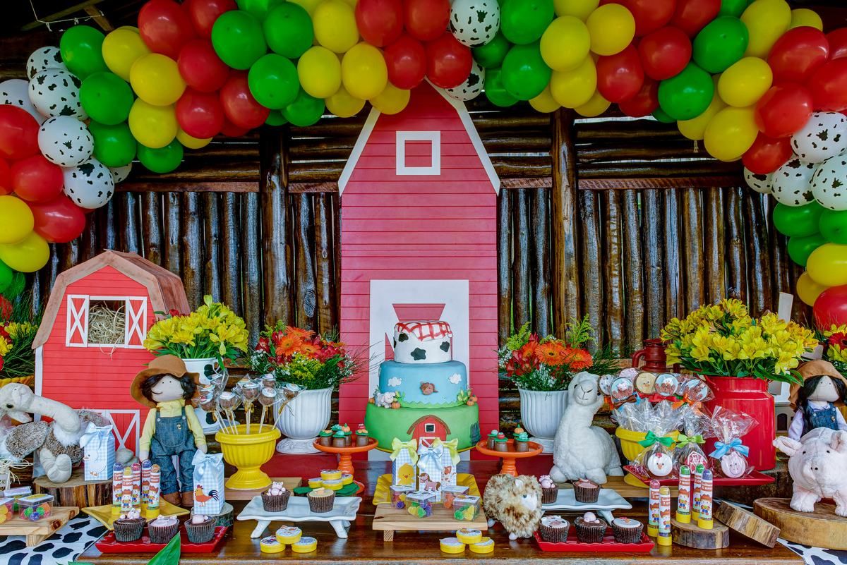 foto aniversário infantil no Pet Zoo, aniversário infantil no Pet Zoo, fotografia de aniversário infantil no Pet Zoo, aniversário no parque, aniversário no zoo, aniversário na fazenda, aniversário com animais, foto an iversário em Cotia