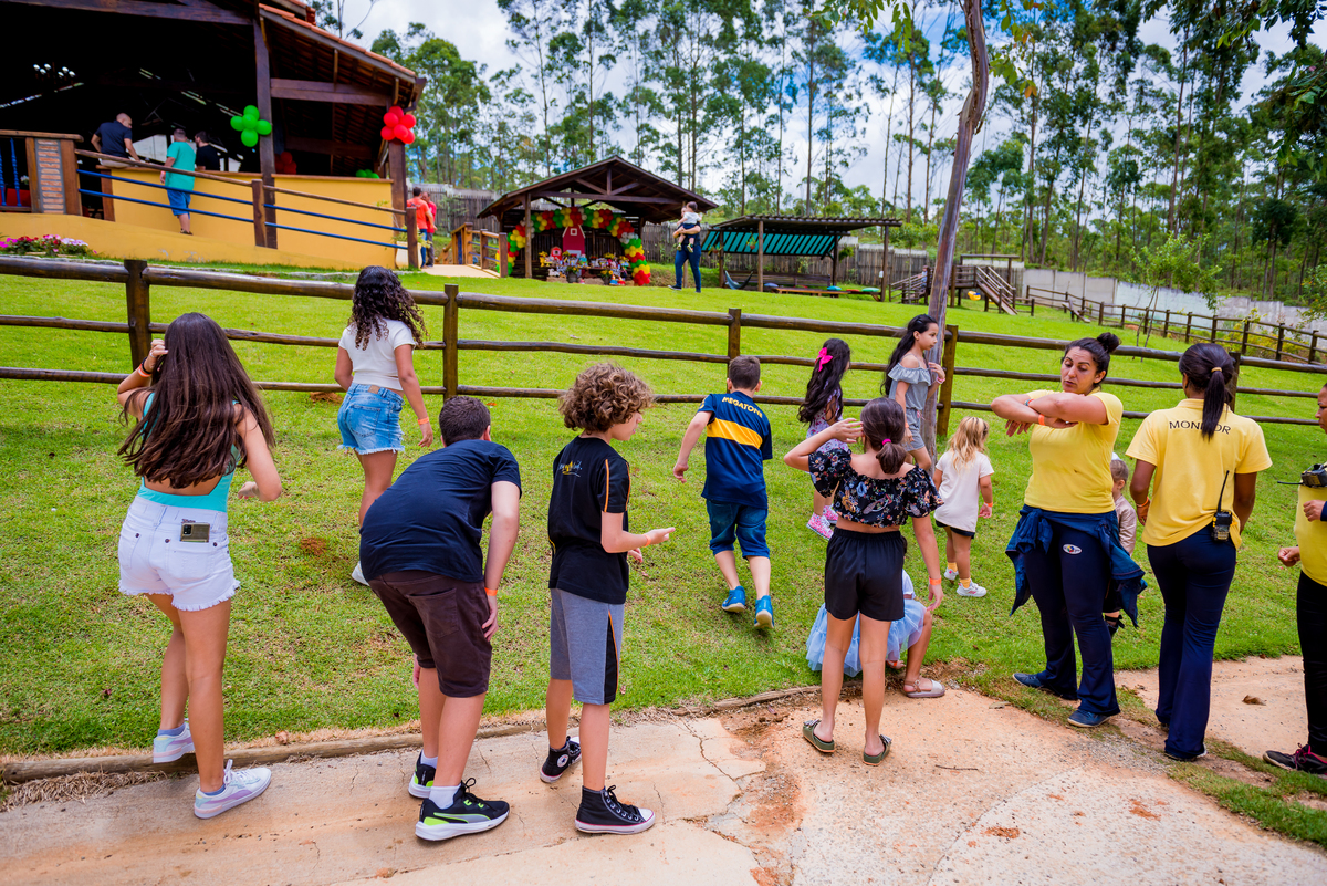 foto aniversário infantil no Pet Zoo, aniversário infantil no Pet Zoo, fotografia de aniversário infantil no Pet Zoo, aniversário no parque, aniversário no zoo, aniversário na fazenda, aniversário com animais, foto an iversário em Cotia