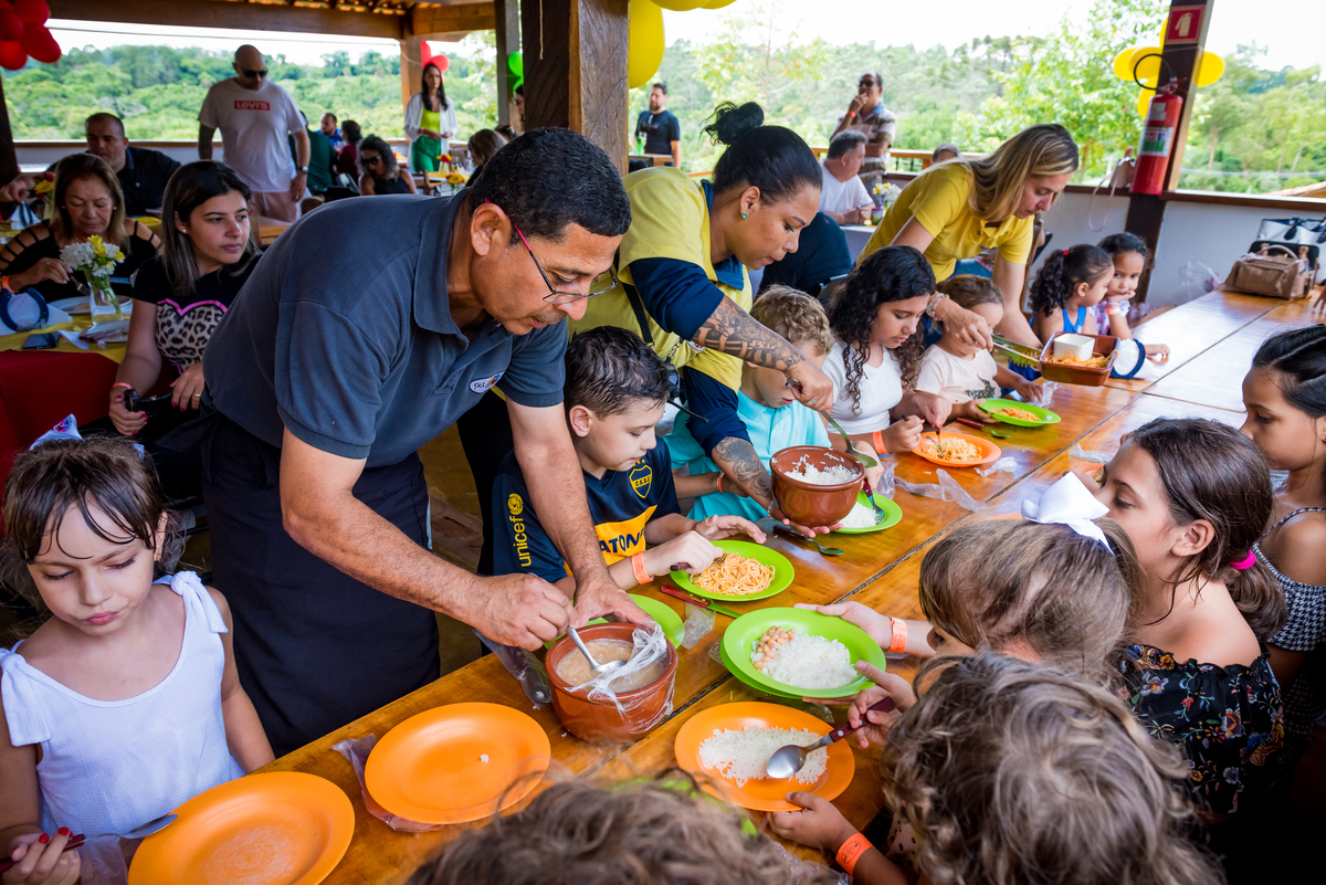 foto aniversário infantil no Pet Zoo, aniversário infantil no Pet Zoo, fotografia de aniversário infantil no Pet Zoo, aniversário no parque, aniversário no zoo, aniversário na fazenda, aniversário com animais, foto an iversário em Cotia