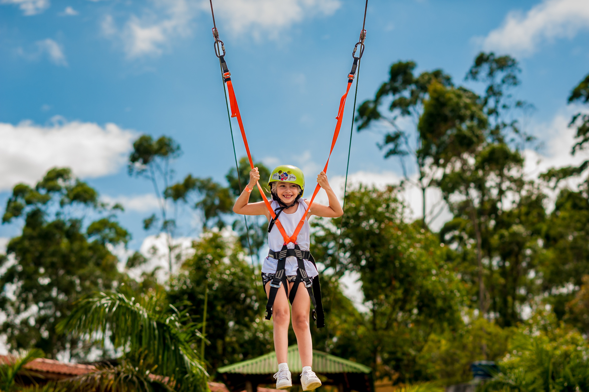 foto aniversário infantil no Pet Zoo, aniversário infantil no Pet Zoo, fotografia de aniversário infantil no Pet Zoo, aniversário no parque, aniversário no zoo, aniversário na fazenda, aniversário com animais, foto an iversário em Cotia, tirolesa