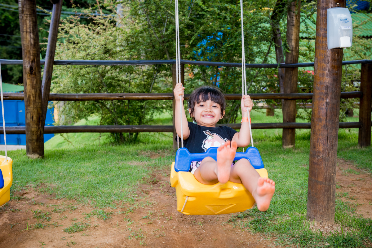 foto aniversário infantil no Pet Zoo, aniversário infantil no Pet Zoo, fotografia de aniversário infantil no Pet Zoo, aniversário no parque, aniversário no zoo, aniversário na fazenda, aniversário com animais, foto an iversário em Cotia