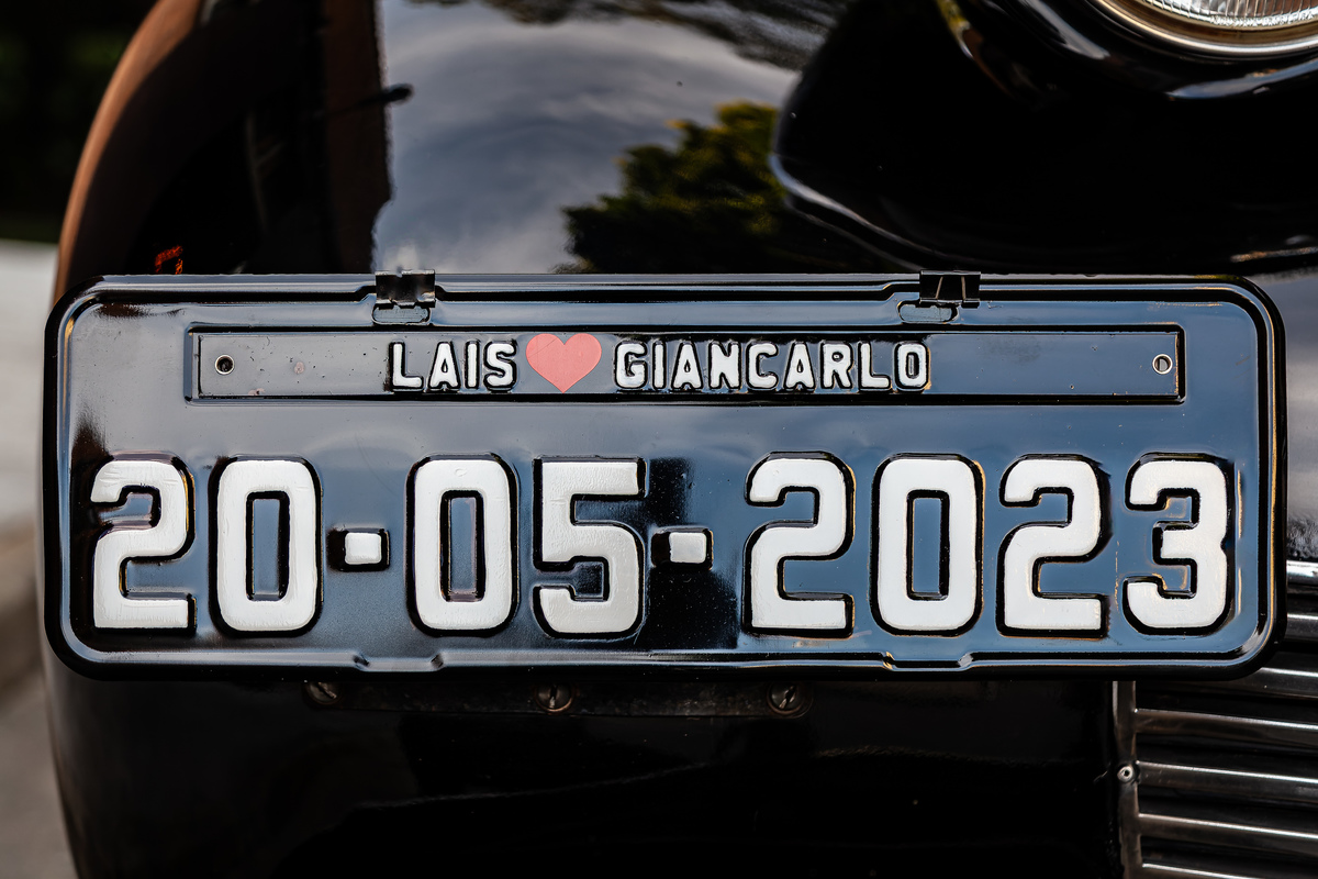 foto da placa do carro dos noivos, foto casamento igreja nossa senhora de Lourdes Alphaville, foto casamento Alphaville, foto casamento estação 840 Osasco, foto estação 840 Osasco, foto igreja nossa senhora de lourdes, fotografia casamento Alphaville