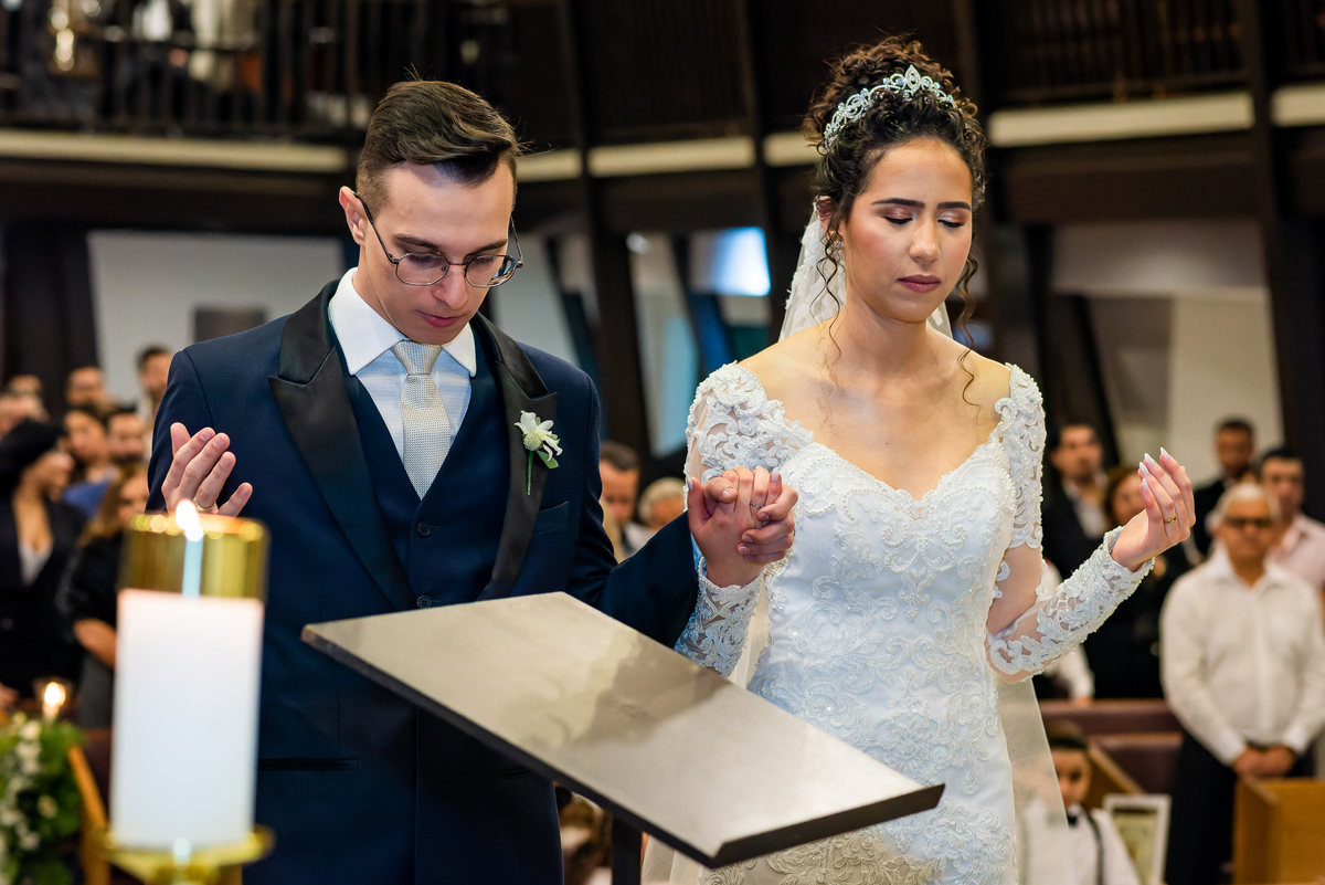 foto da cerimônia de casamento na igreja, foto casamento igreja nossa senhora de Lourdes Alphaville, foto casamento Alphaville, foto casamento estação 840 Osasco, foto estação 840 Osasco, foto igreja nossa senhora de lourdes