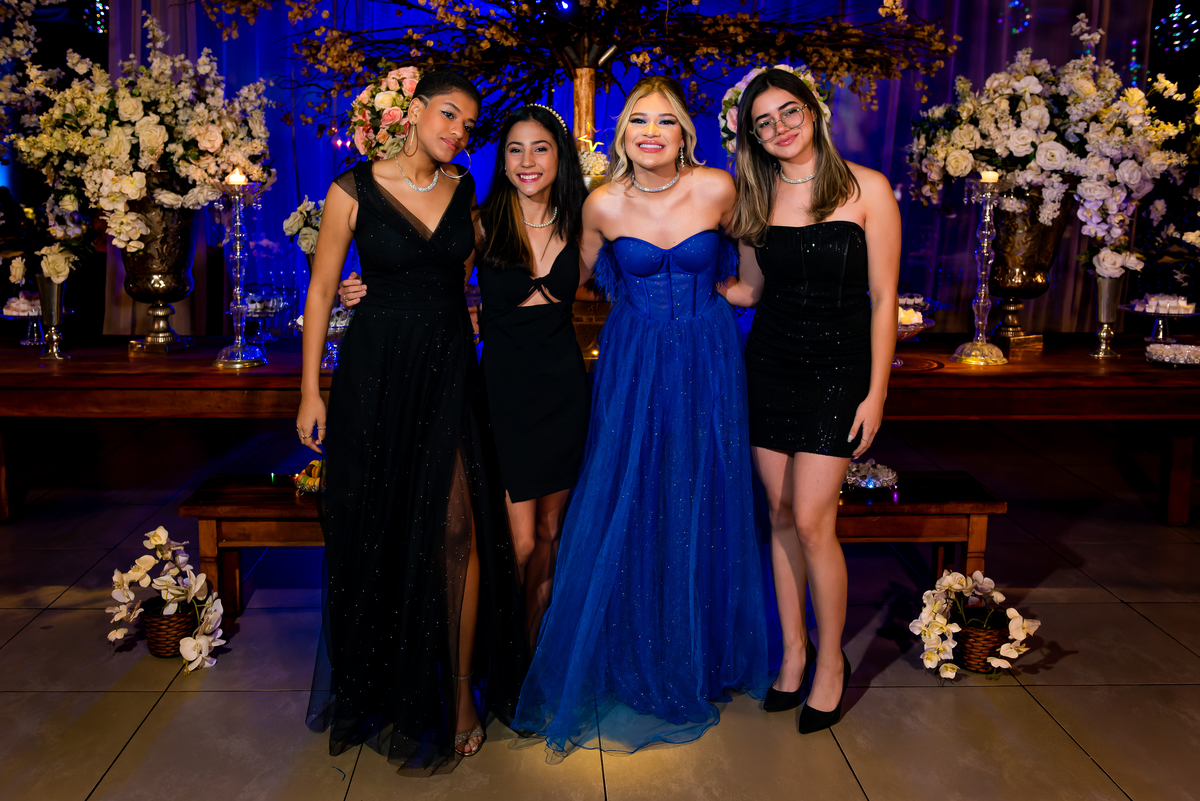 foto 15 anos, foto 15 anos em Alphaville, foto 15 anos em São Paulo, foto com helicóptero, foto no buffet villa baruc, foto 15 anos no buffet villa baruc, villa baruc, foto debutante, fotografia 15 anos em Alphaville, fotografia 15 anos em São Paulo